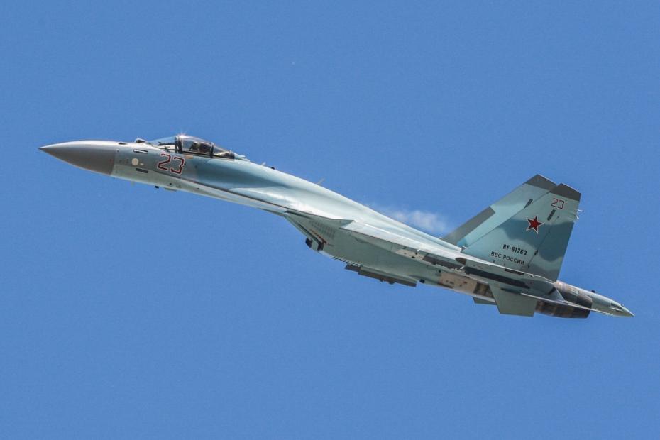 Истребитель Су-35