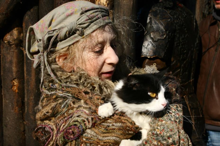 Лия Ахеджакова в роли Бабы-яги в фильме «Книга мастеров»