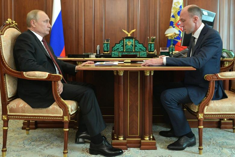 Президент РФ Владимир Путин на встрече с временно исполняющим обязанности главы Республики Алтай Олегом Хорохординым