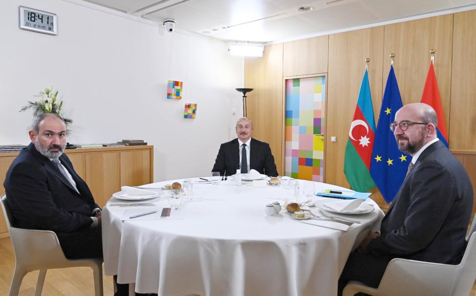 Совместная встреча президента Азербайджанской Республики Ильхама Алиева с президентом Совета Европейского союза Шарлем Мишелем и премьер-министром Республики Армения Николом Пашиняном