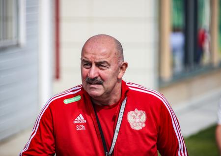 Запасной выход: кто способен сменить Черчесова на посту тренера сборной