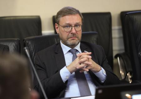 Мегафонная дипломатия на грани клиники: Косачев оценил новую угрозу санкций