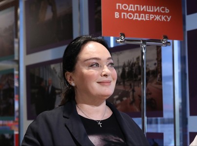Гузеева на новогодней вечеринке побила тарелки в ресторане