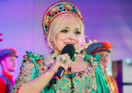 «Бабкина не зашла»: певец из Германии о преимуществах Кадышевой на Западе