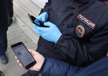 «Коллапс»: в Мосгордуме предложили проверять пропуска прямо в вагонах метро