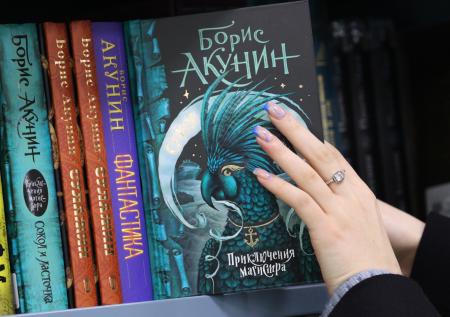 В Госдуме назвали писателя, чьи книги могут навредить детской психике