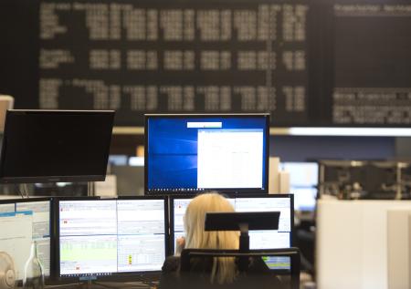 Forbes: Центробанк готовится к отмене биржевых торгов долларом
