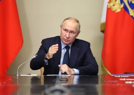 Барахло, клопы, безработица: что нового сказал Путин о зарплатах и санкциях