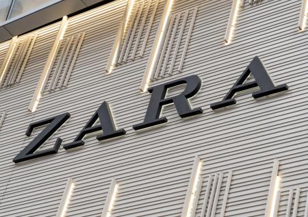 Бренд ZARA продолжит работу в России под новым названием