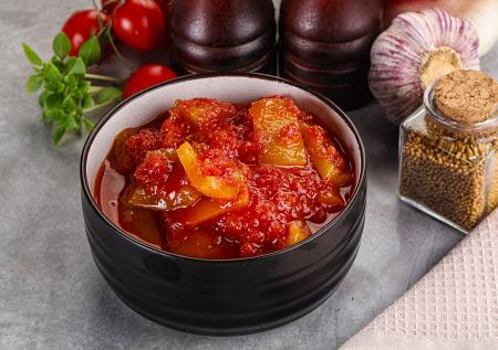 Лечо с яркими дополнениями — готовим болгарскую закуску на зиму