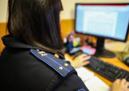 Уборщица из Санкт-Петербурга обвинила отчима в давних изнасилованиях