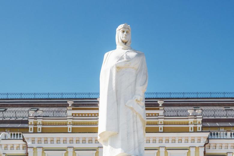 Памятник княгине Ольге в Киеве