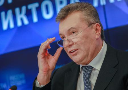 Януковича заметили на Канарских островах с популярной певицей