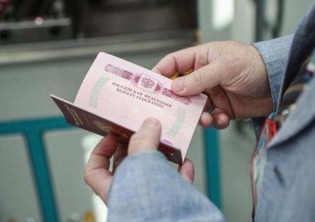 Европейские страны начали запрещать российские загранпаспорта