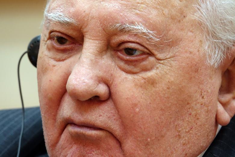 Михаил Горбачев