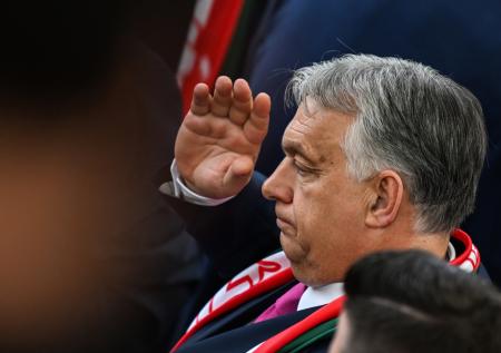 Кортеж премьера Венгрии попал в аварию, погиб полицейский: жив ли Орбан?