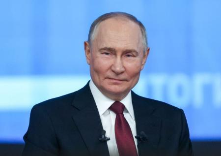 Путин обратился к россиянкам в Международный женский день