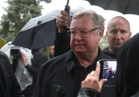 «Люди с дерьмом, а он — нет»: Степашин пришел попрощаться с Добрыниным