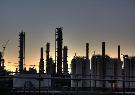 США задумались о госфинансировании нефтяников после обвала WTI