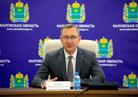 Калужский губернатор лично развёз медиков по вызовам к пациентам