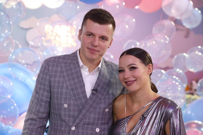 Блогеры Артем и Валерия Чекалины