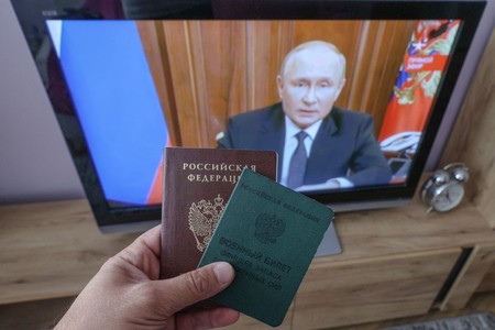 Психолог рассказала, как сберечь психику и не сойти с ума от новостей