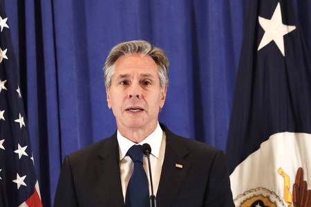 В США назвали число лиц, против которых ввели санкции за связь с Россией