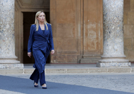 В Италии разгорелся скандал из-за фото премьер-министра без одежды