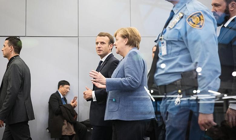 Президент Франции Эммануэль Макрон и канцлер Германии Ангела Меркель
