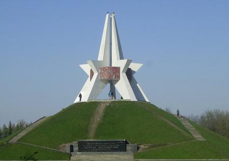 Танцовщица у «Кургана Бессмертия» обжаловала решение суда