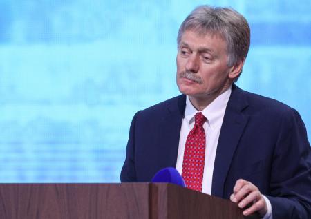 Песков заявил об осторожном переходе к международным расчётам в рублях