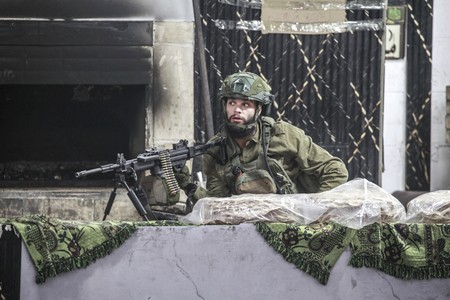Военным Израиля приказали установить «стерильную зону» в соседней стране