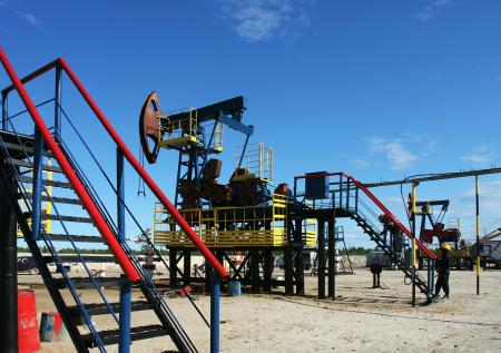 Новак заявил, что ОПЕК+ обсудит дополнительные меры на рынке нефти