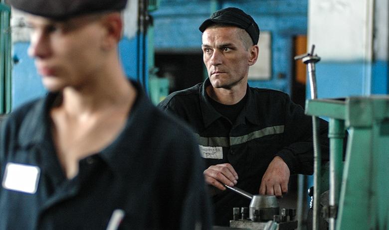Заключенные в исправительной колонии