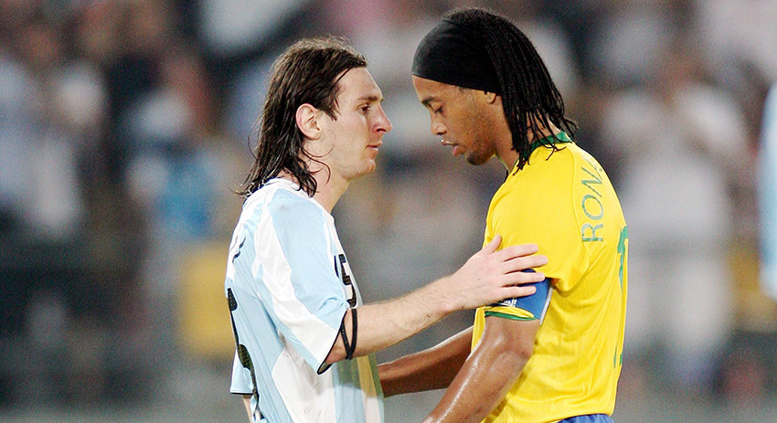 Лионель Месси и бразильский нападающий Рональдиньо