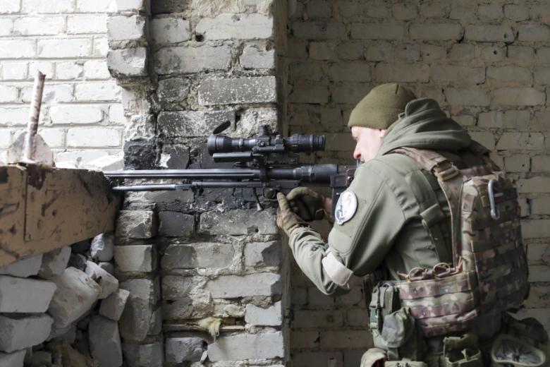 Военнослужащий ВС РФ во время выполнения задач СВО