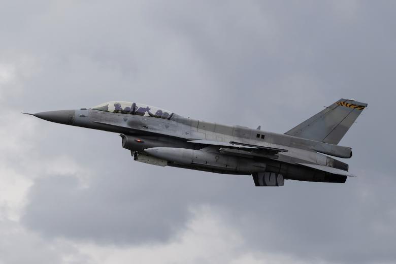 F-16