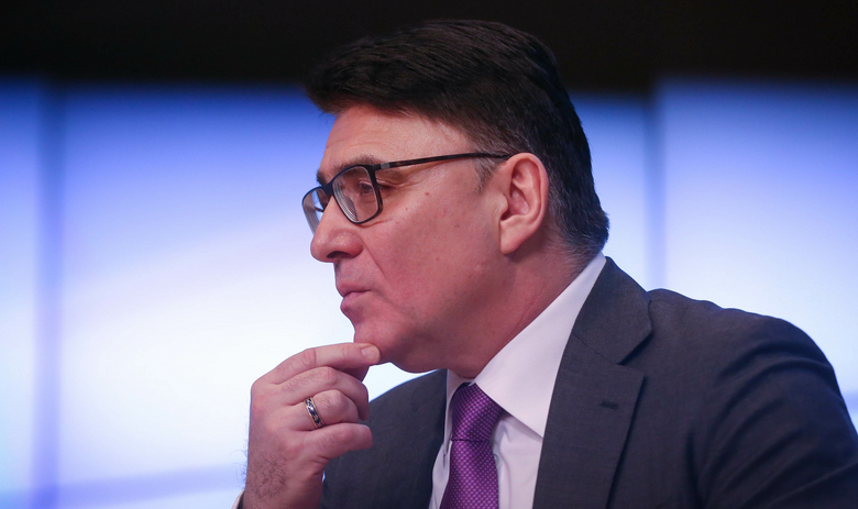 Александр Жаров