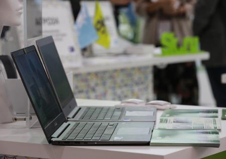 Apple предупредила о последствиях заклеивания камеры на ноутбуках Mac