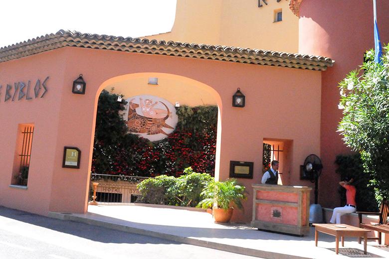 Входная группа Byblos Saint-Tropez