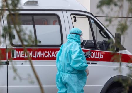 Врач назвал симптомы коронавируса, при которых нужно срочно вызывать скорую