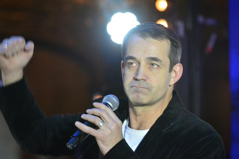 Дмитрий Певцов