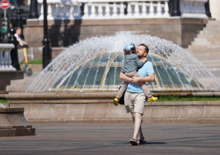 Мужчинам назвали плюсы отцовского декрета