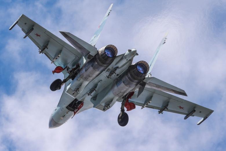 Истребитель Су-35
