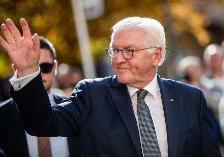 Президент Германии получил от Украины подарок с намеком