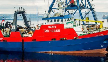 Траулер подал сигнал бедствия в Баренцевом море