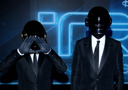 Культовый электронный дуэт Daft Punk объявил о распаде