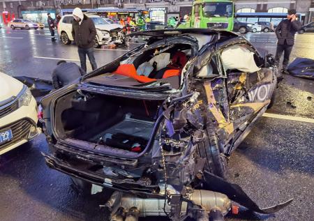 Стало известно имя второго погибшего в ДТП с BMW на Кутузовском проспекте
