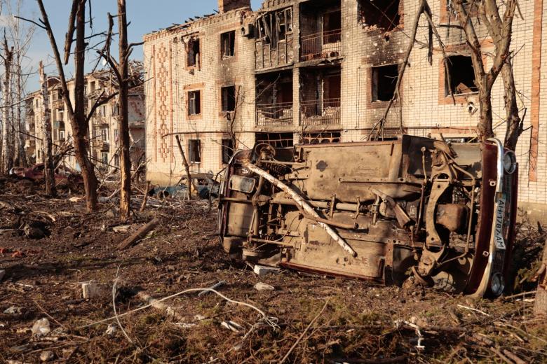 Украина. Донецкая область. Артемовск (Бахмут). Дома, разрушенные в результате обстрела