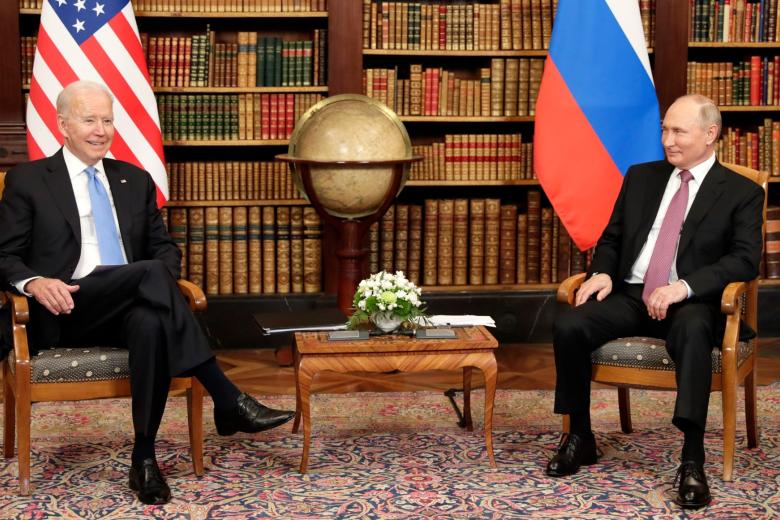 Президент России Владимир Путин и президент США Джо Байден
